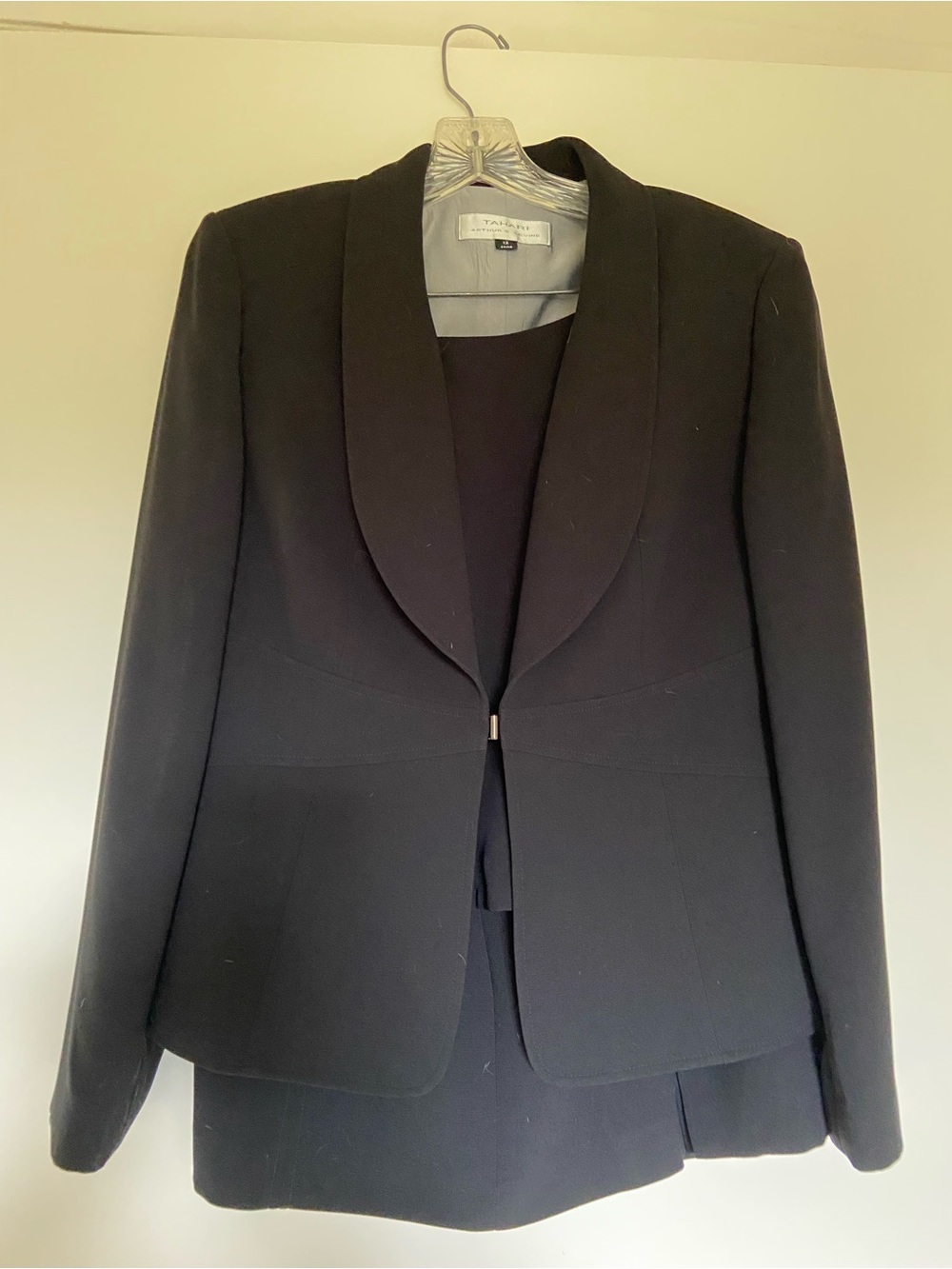 Tahari ASL 3-Piece Y2K Elegant Women’s Suit